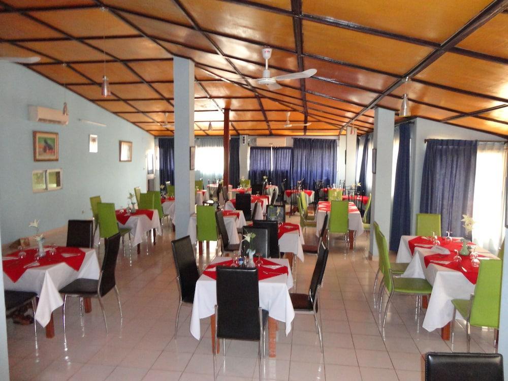 Homeland Hotel Niamey Exteriör bild